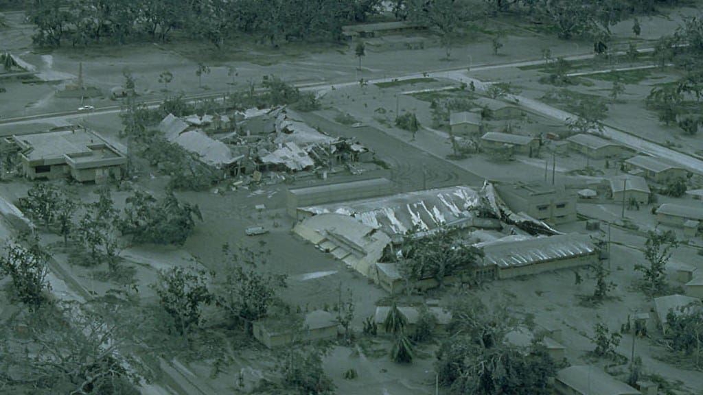 Treasure 1 Historical fiction portrays a town on the Typhoon Coast destroyed by Hurricane Katrina, offering an aerial view.